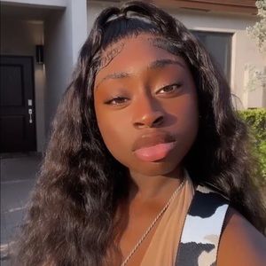 Meet your Posher, Makayla